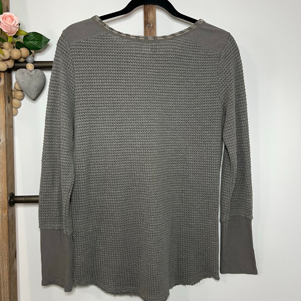 Sundance Long Sleeve Gray Thermal Waffle Knit Top Size Small - Picture 4 of 7